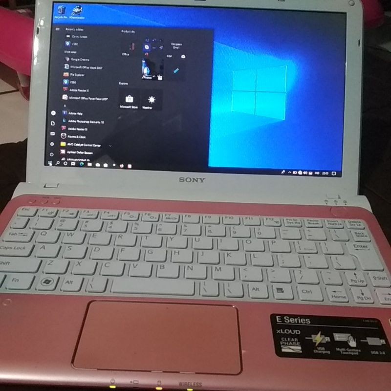 Sony Vaio SVE11125 CVP warna pink