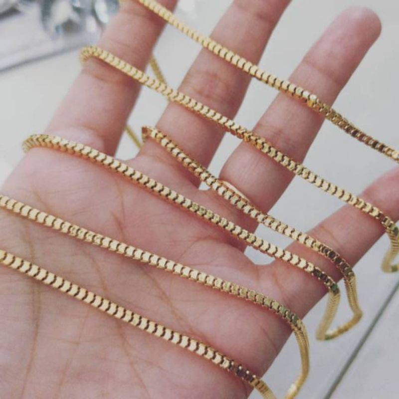 KALUNG TITANIUM MILANO KACA KECIL 1.5 WARNA EMAS PRIA - WANITA