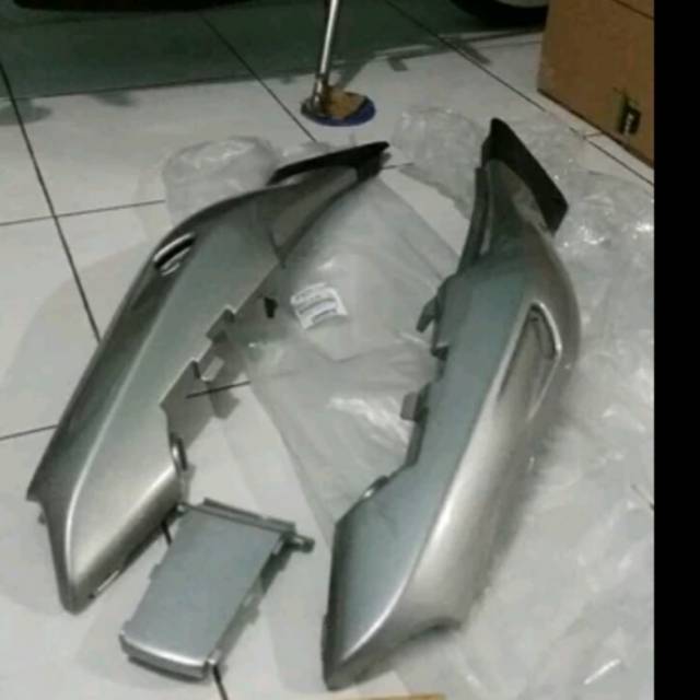 Body belakang ninja rr old silver original