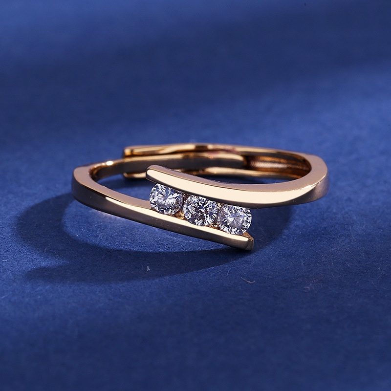 Cincin Wanita Bahan Titanium Steel Warna Gold Hias Kristal / Berlian Gaya Simple Adjustable Untuk Pernikahan