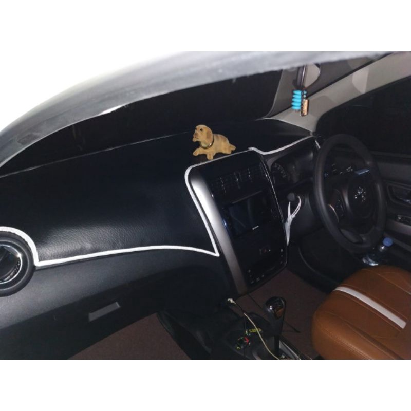 Cover Karpet Kulit Premium Dashboard Mobil Agya Ayla