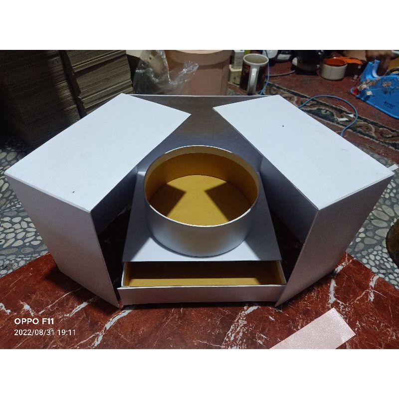 

bloom box kotak cantik