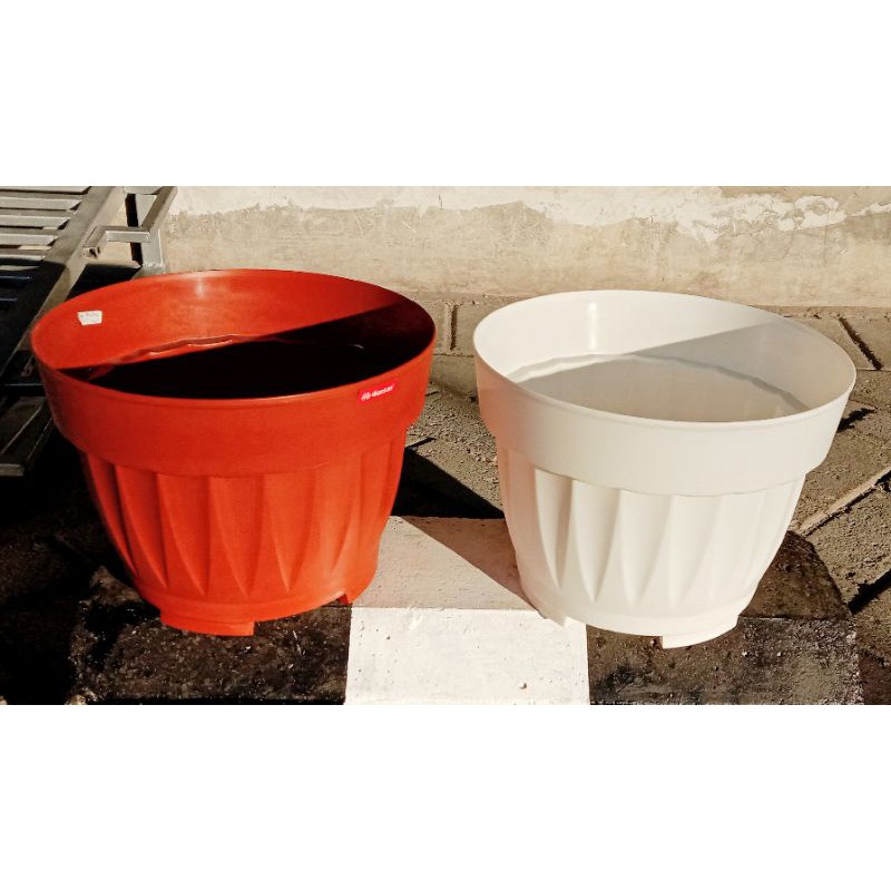 Pot Bunga Plastik  23 cm/ Pot Bunga Taman / Pot Bunga Merah Bata, Putih ( JUAL ECER / LUSINAN )