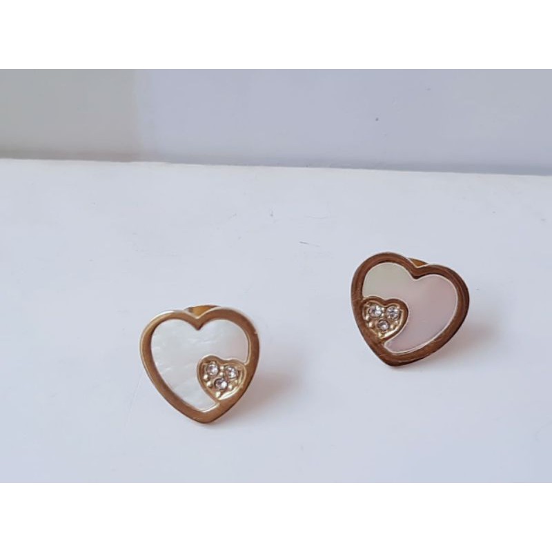 Anting Titanium Love