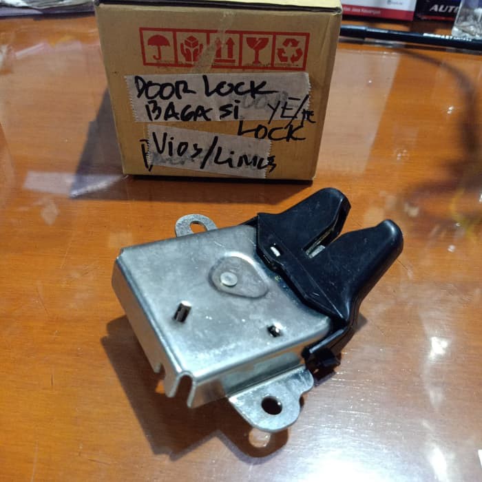 Door Lock / Kunci Pintu Bagasi Toyota Vios