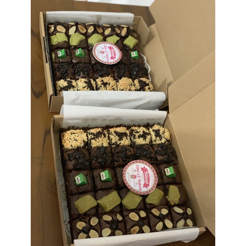 

BrowniesCoklatAnekaToping-BilinqiCake’s