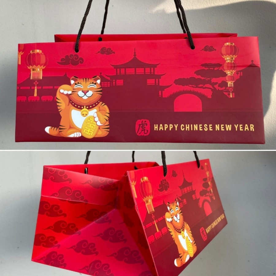 

Paper Bag Imlek / Chinese New Year UK 31 x 19 x 13 cm