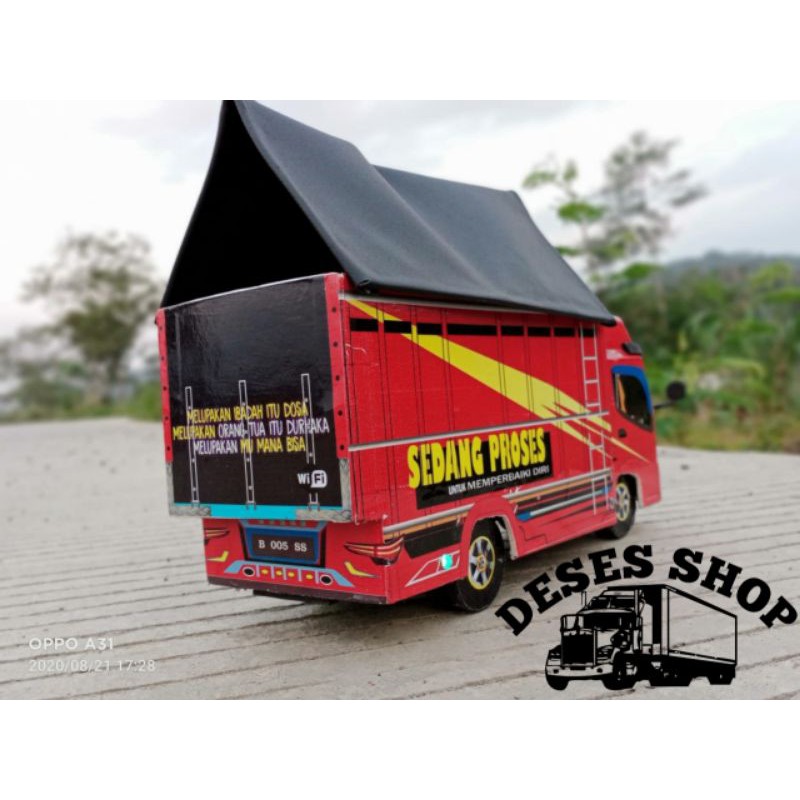 miniatur truck oleng BISA CUSTOM FOTO DAN NAMA DI PINTU BELAKANG