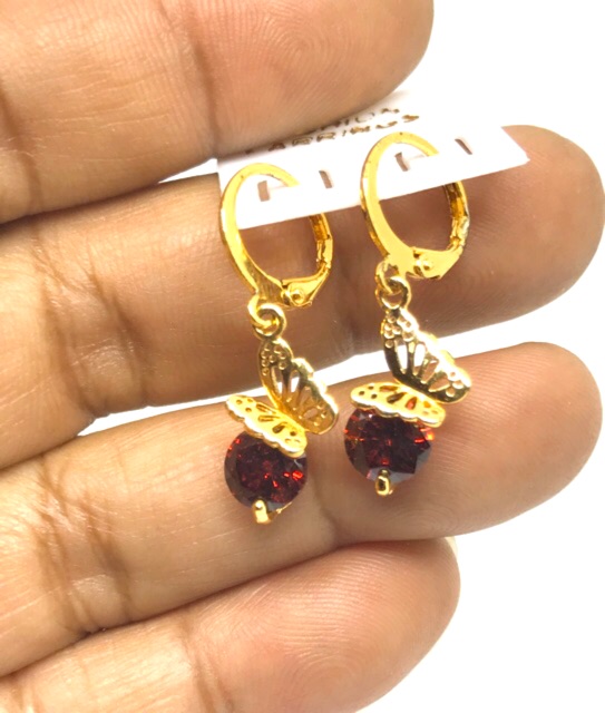 Anting wanita //anting komcer permata // anting lapis emas // anting pernata// perhiasan