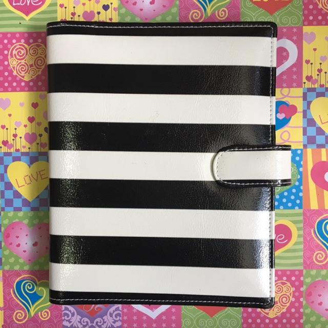 

Binder Printing Garis Hitam Putih
