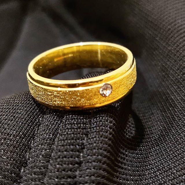 CINCIN TITANIUM PASIR WARNA EMAS MATA DAN SILVER ( HARGA SATUAN YA KK)