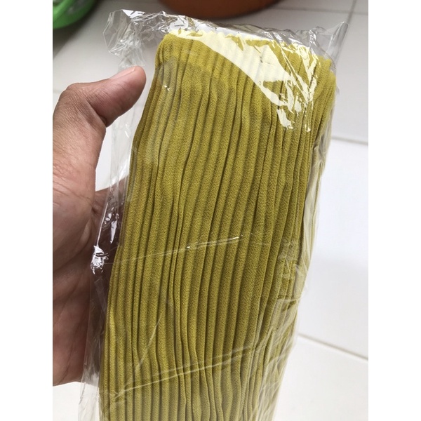 Hijab Pasmina plisket premium / Pasmina Plisket lidi / Pasmina pleated shawl / Pashmina plisket Tanpa Garis Tengah-Lime prem (75x180)