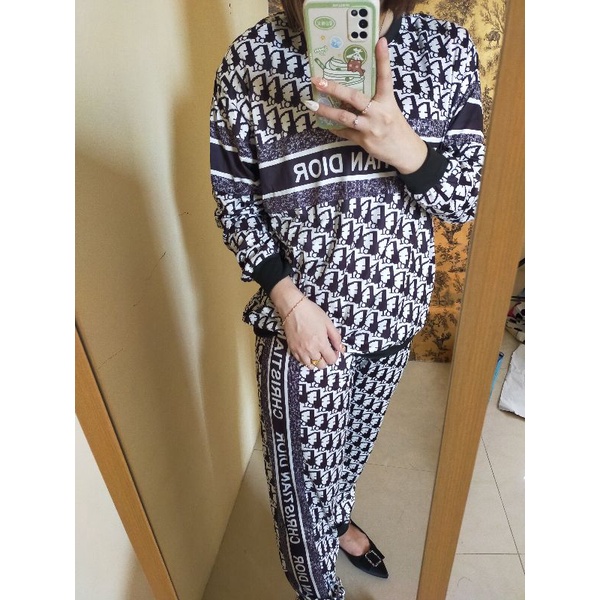 Setelan Christian Dior panjang