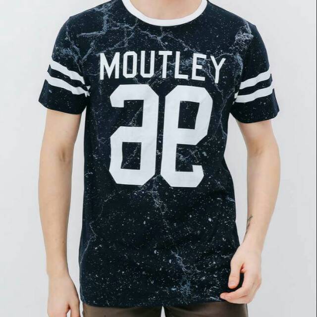 Moutley Kaos Pria