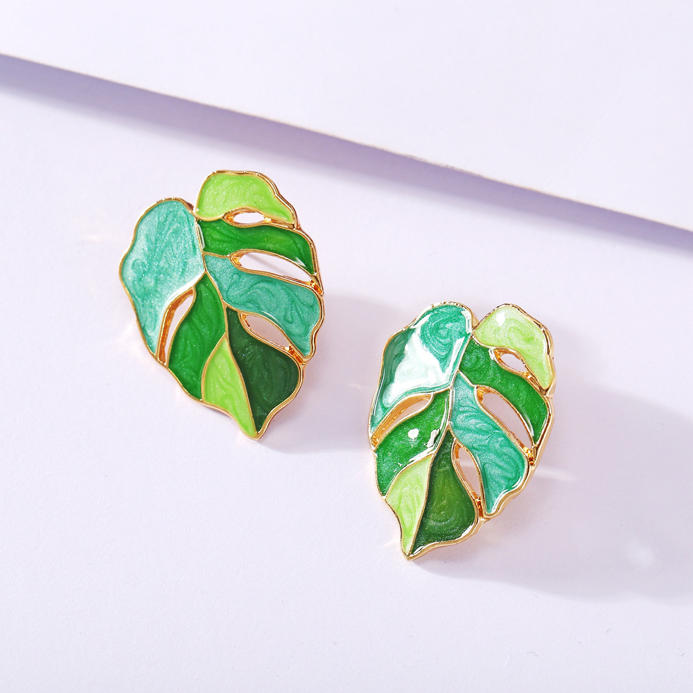 1Pair Vintage Plant Green Leaf Stud Earrings  / Girls Statement Enamel  Drop Earrings / Ladies Elegant  Natural Beauty Studs Earrings