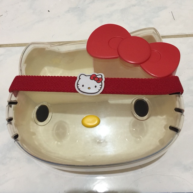 

Lunch box hello kitty