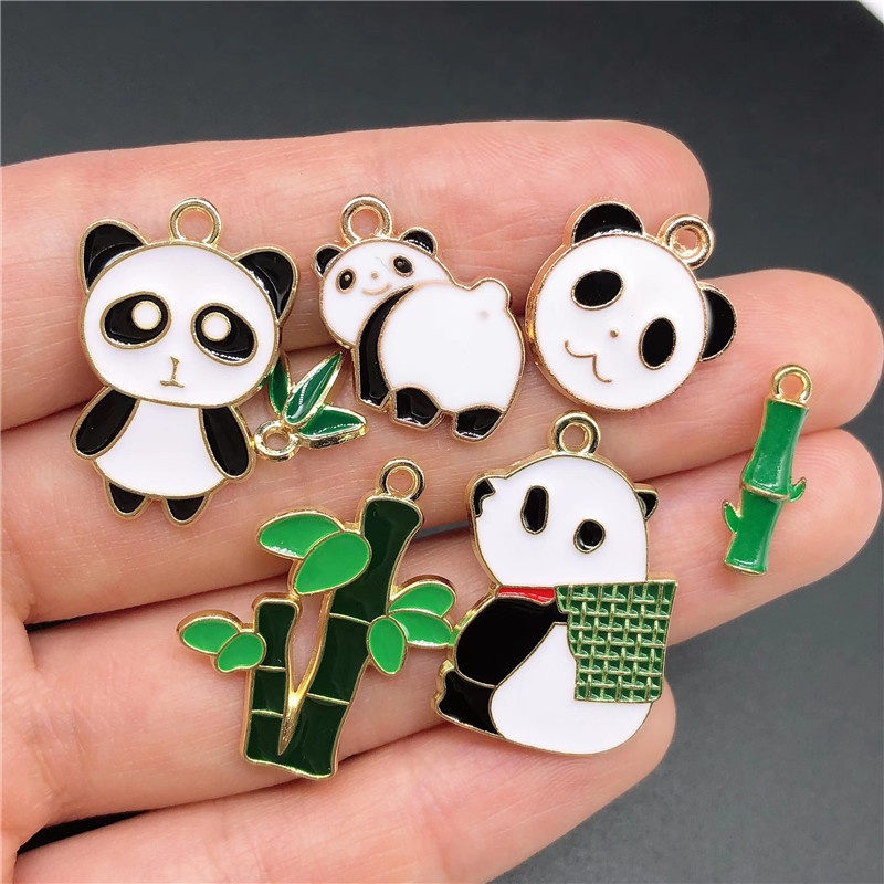 4pcs Liontin Bentuk Panda Bambu Warna Emas Bahan Alloy Untuk Membuat Perhiasan Anting