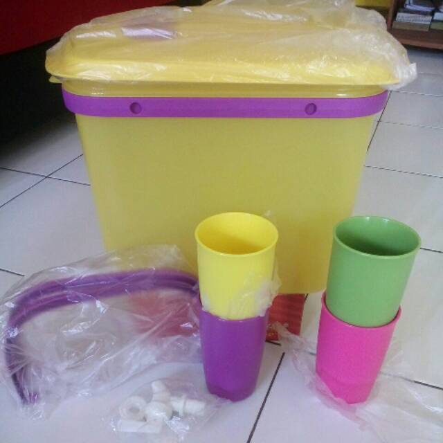 Tupperware dispenser 10 liter