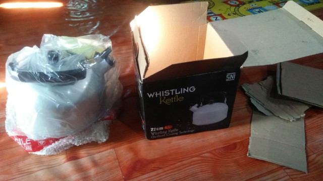 Teko Siul /teko Bunyi Whistling Kettle Maspion Ukuran 24cm&22cm