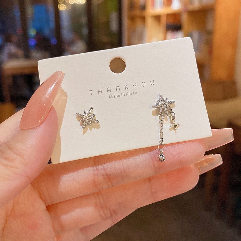 Anting Tusuk Asimetris Bahan Sterling silver 925 Desain Bintang Hias Berlian Gaya Mewah Untuk Wanita