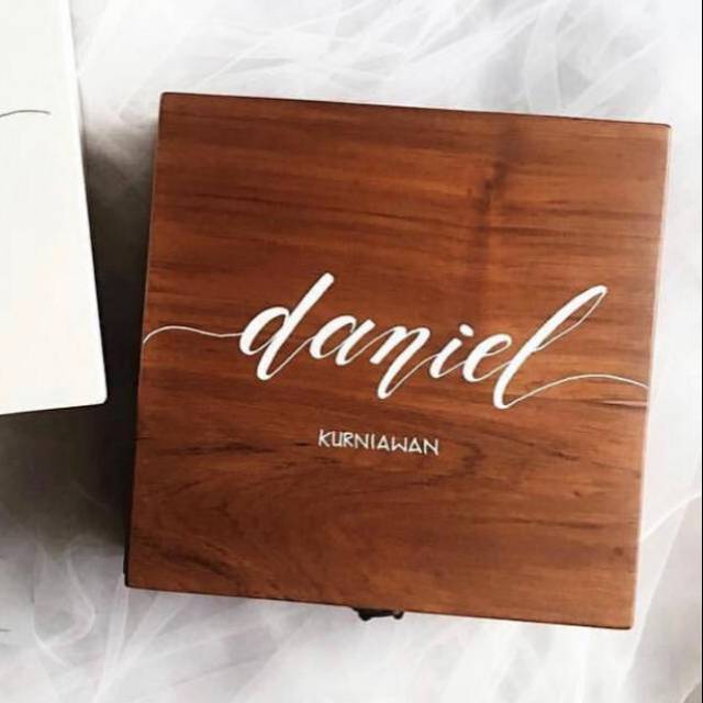 

BRIDESMAID BOX (26x20x8)