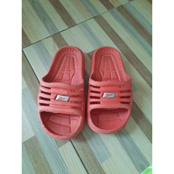 Sendal anak Reebok size 2 - 4 thn ori