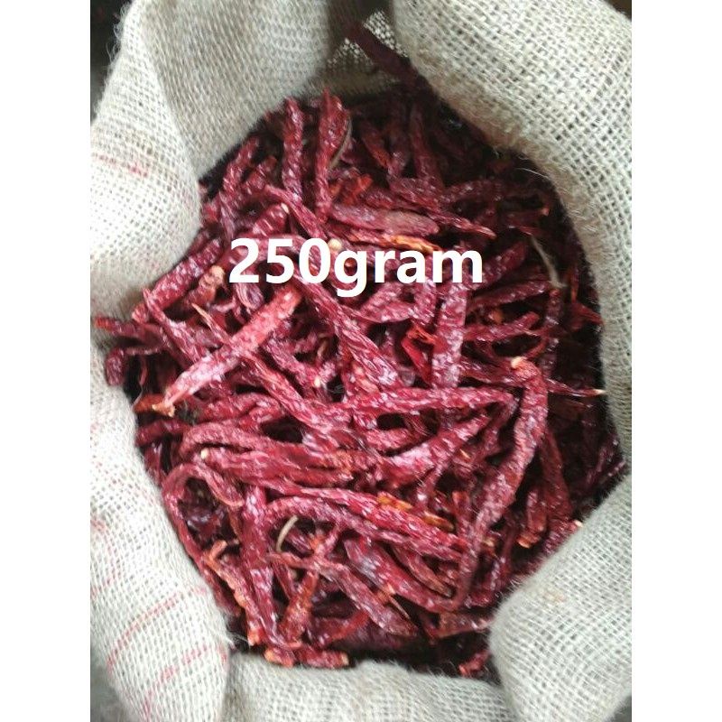 

Cabe Merah Kering / Huan Cio Kua 250gram / Hiam Cio Kua / Huanciokua / Hiamciokua