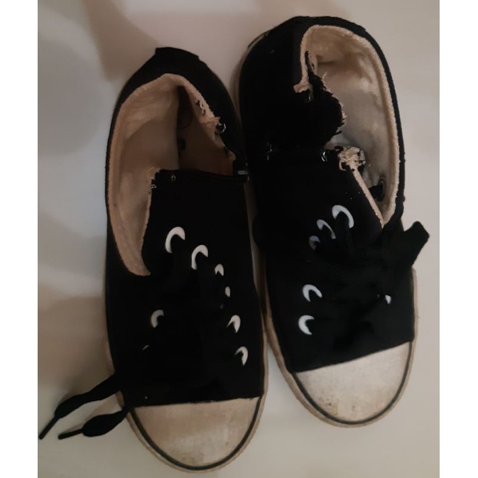 sepatu sneaker anak preloved