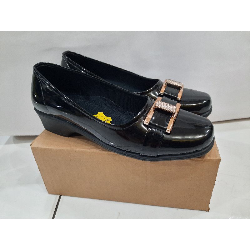 Sepatu pantofel wanita / sepatu kerja kantor