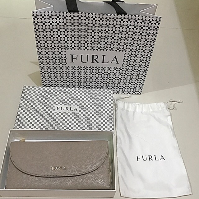 Dompet Furla