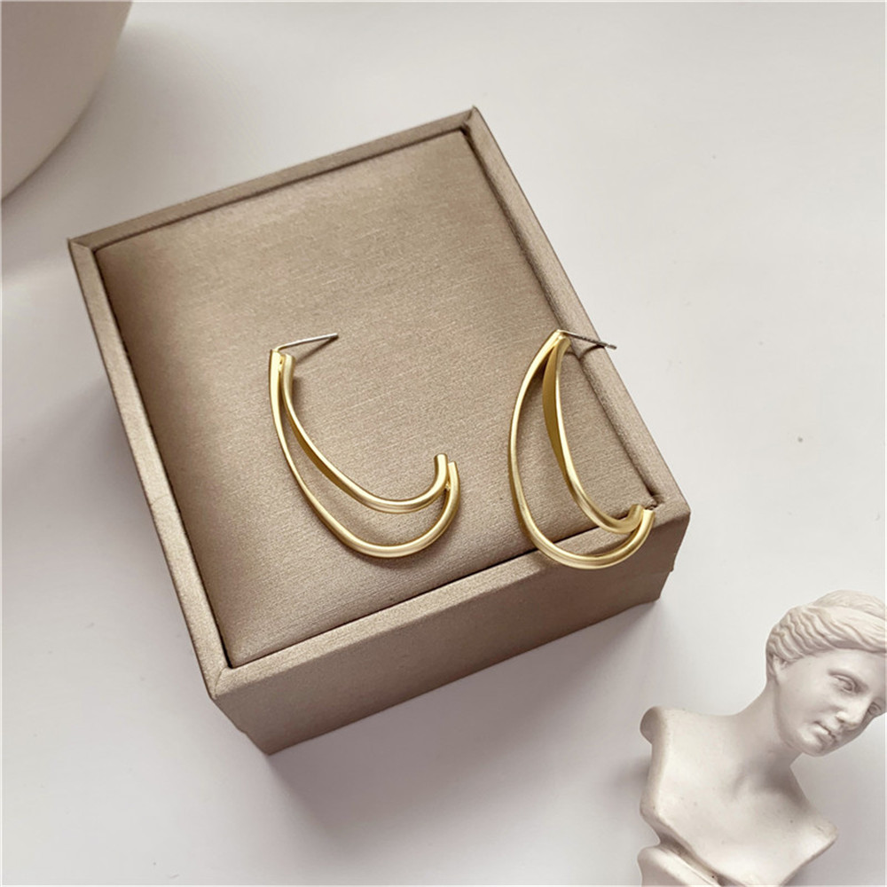 【COD Tangding】Korea Double-layer C-shaped Earrings Female Personality Simple Metal Simple Line Earstuds