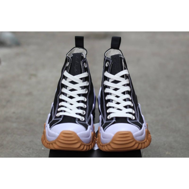 Converse Run Star Motion