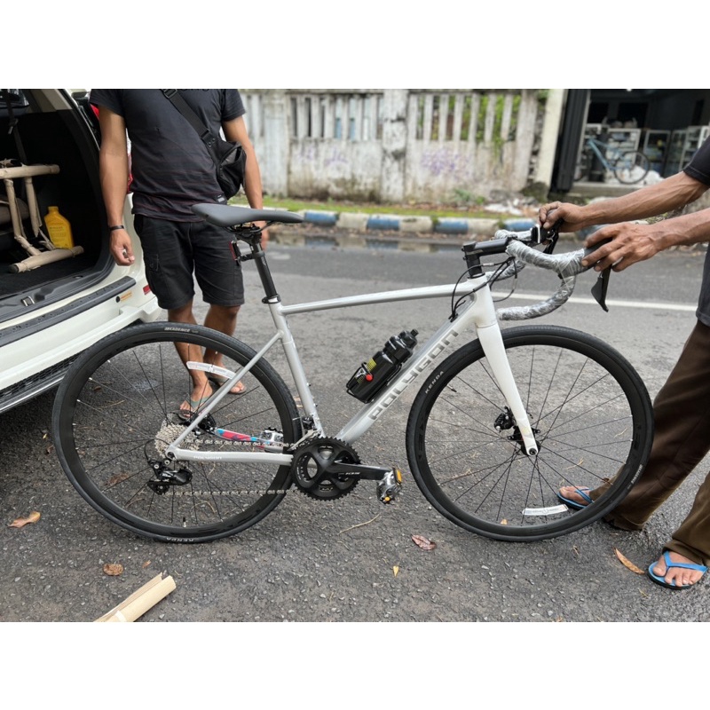 sepeda roadbike 700c Polygon Strattos S5D Disc Terbaru
