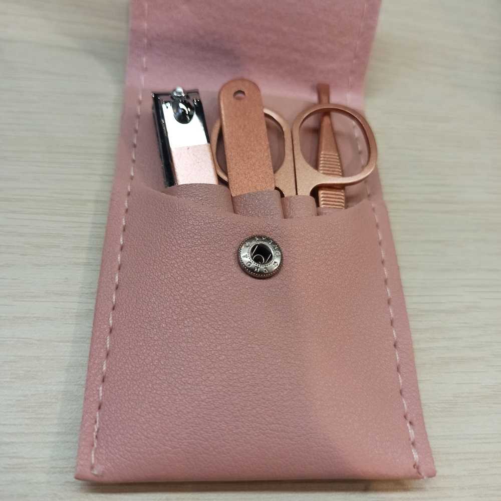 Gunting Kuku + Pinset + Kikir + Gunting alis, PROFESIONAL Paket Nail Art Set Gunting Kuku Manicure Pedicure 4 PCS Premium Quality 555 777 New 4pcs/Set Rose Gold Color Stainless Steel Manicure set Professional nail clipper Kit of Pedicure Trimmer Cutters