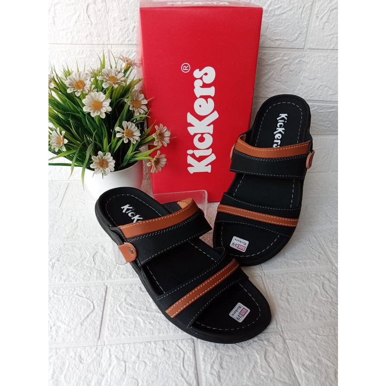 Sandal Kickers Original Pria Slip On