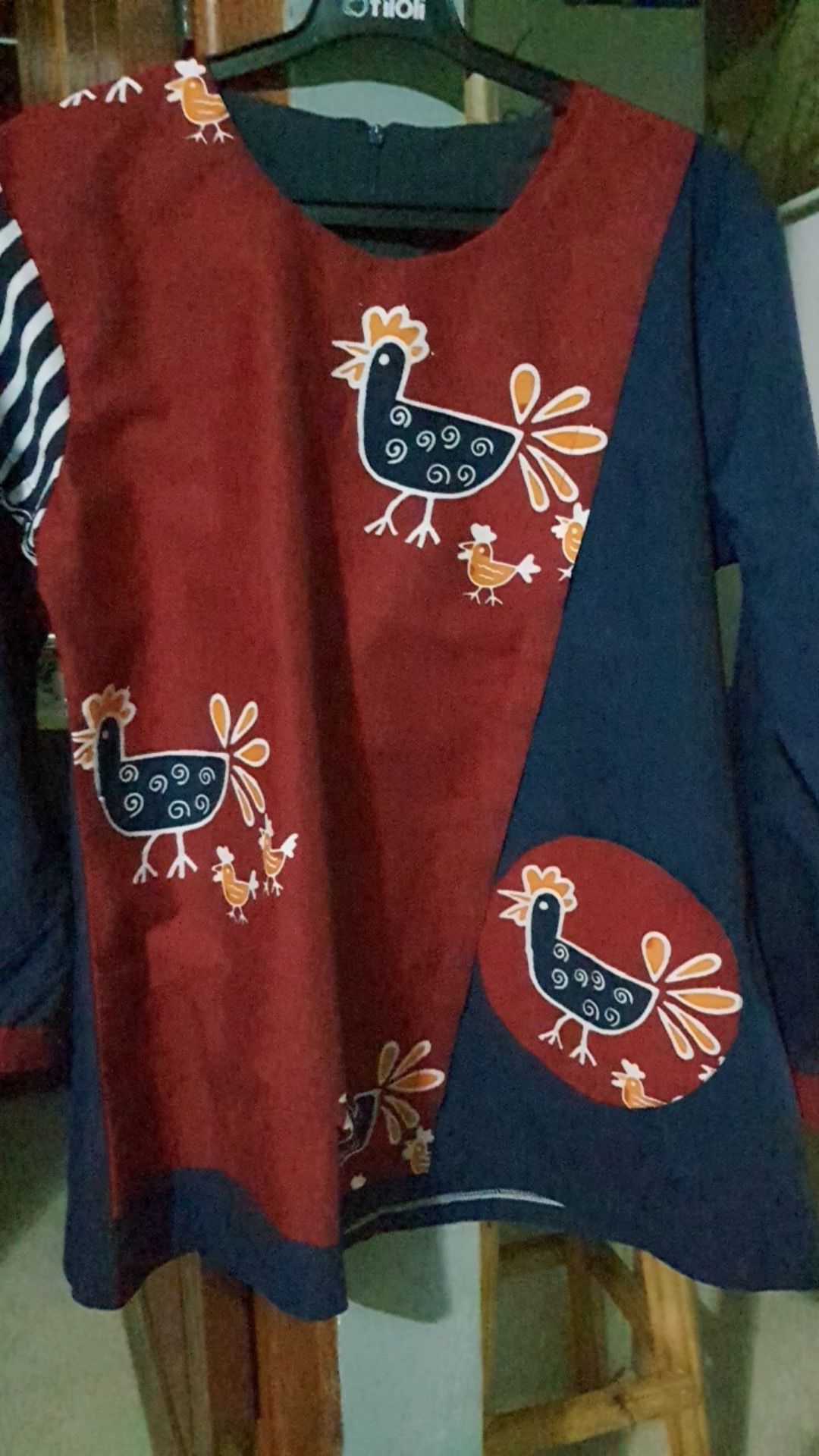 Blus Batik Cap Ayam Saku Bundar