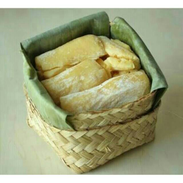 TAPE besek MANIS /singkong kuning Jember/(1 paket isi 3 besek)