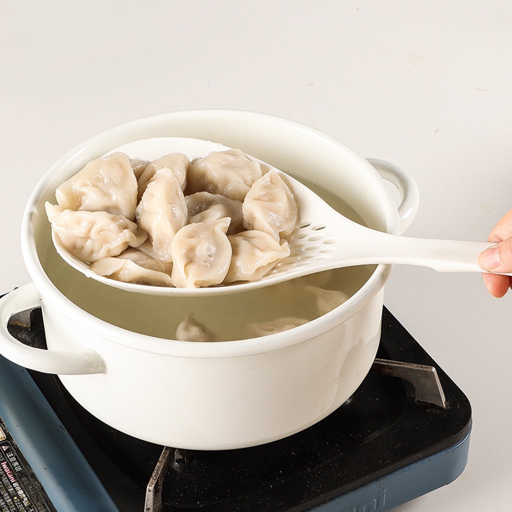 【COD Tangding】Large Slotted Kitchen Long Handle Plastic Scoop Noodles Household Hot Pot Dumplings Drain Filter Soup Spoon