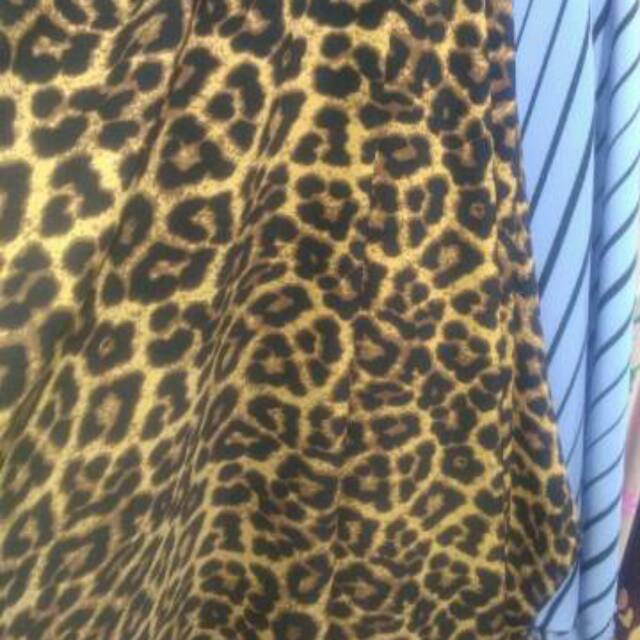 bahan wolfis motif macan/gamis/dress/kerudung (harga persetengahmeter)