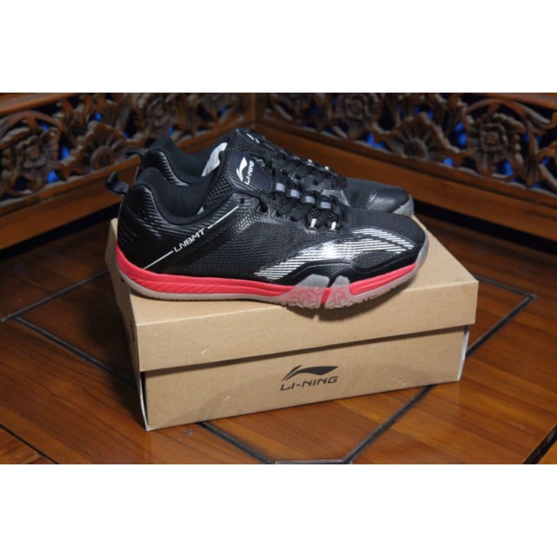 Sepatu badminton lining saga lite 3