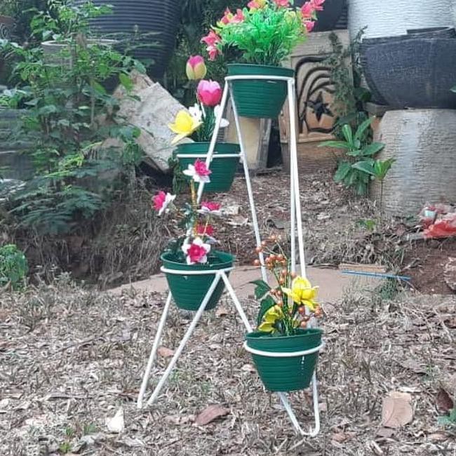New Rak  Standing Pot Bunga  Kaktus  Mini Lobang 4 Diameter 