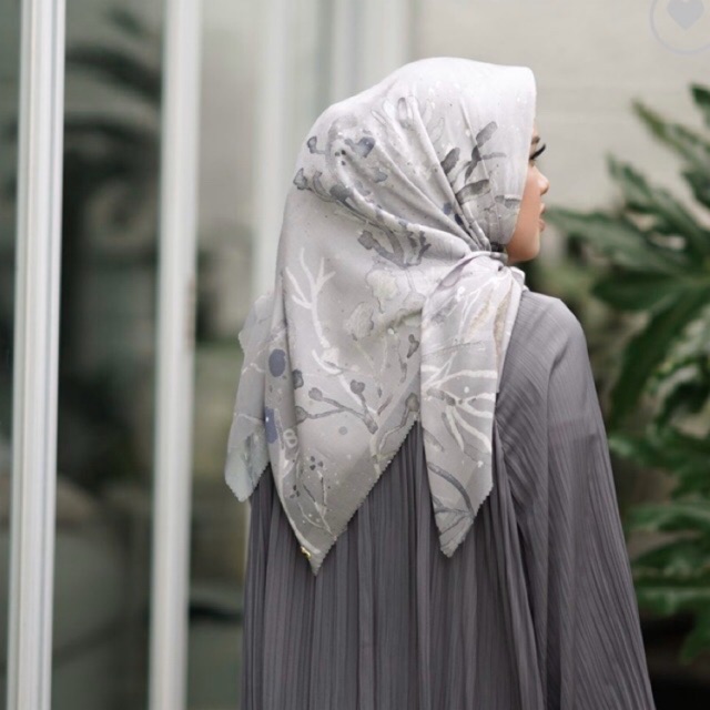 Buttonscarves Twilight Cream Preloved