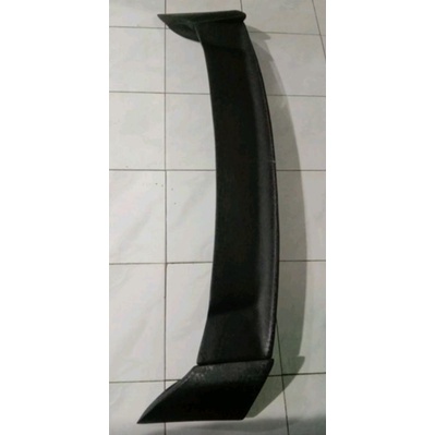 spoiler Mobil Sedan gawang pendek