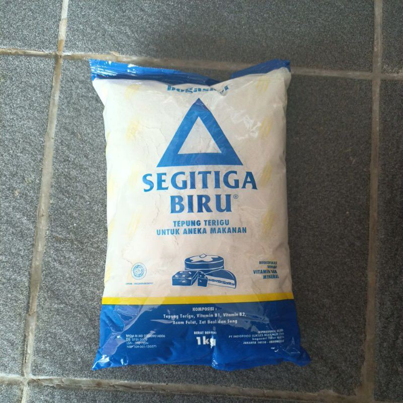 

segitiga biru tepung 1 kg