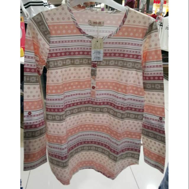 kaos wanita Corniche