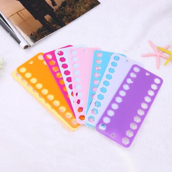 Plastic Thread &amp; Yarn Organizer Board