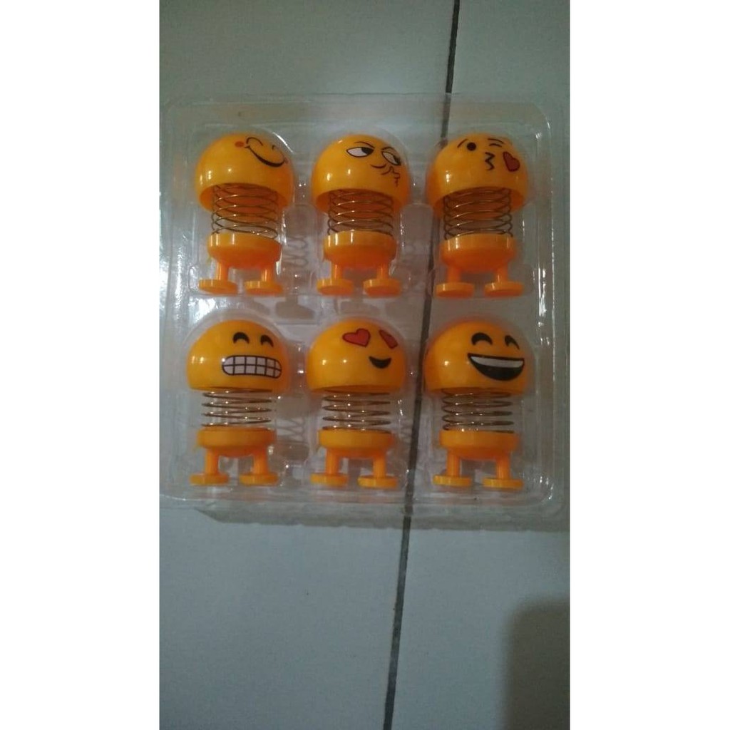 Boneka Dashboard Mobil Emo Goyang Pajangan Emoticon Smile Emoji