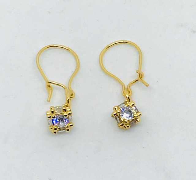 Anting wanita //anting gantung //anting perhiasan lapis emas//anting permata