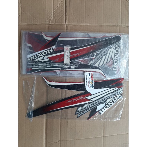 STIKER STRIPING LES BODY MOTOR HONDA MEGA PRO MEGAPRO MP MONO 2010 2011 2012 2013 HITAM MERAH