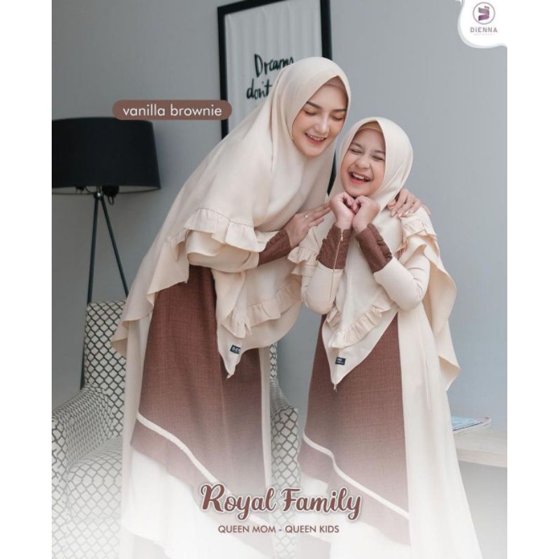 Sarimbit Royal Family by Dienna